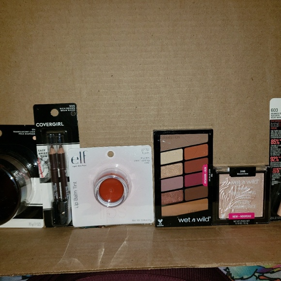Full face of makeup light bundle #1 elf wet n wild - Picture 1 of 4